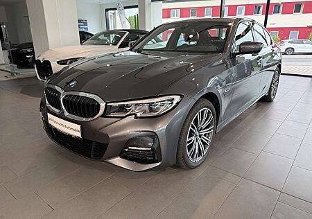 BMW 330 e xDrive M Sport Head-Up DAB RFK AHK PDC