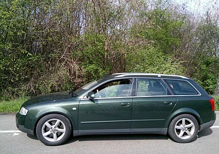 Audi A4 Avant 2.5 TDI quattro Automatik