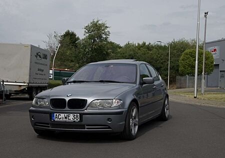 BMW 330i 330