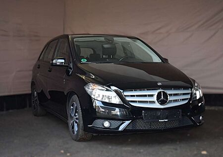 Mercedes-Benz B 180 7G-DCT Automatik PDC Navi Tempomat