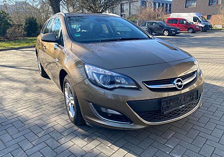 Opel Astra Exklusiv / TÜV Neu /Euro 6/ Navi/ SHZ