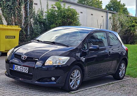 Toyota Auris 1.6 - 8 Fach bereift
