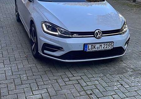 VW Golf Volkswagen 1.5 TSI R-line