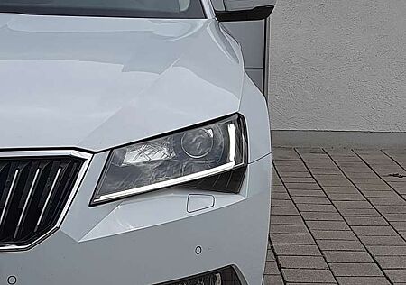Skoda Superb Limo L&K DSG/Pano/StdH/DCC/DAB+/AhK/19"