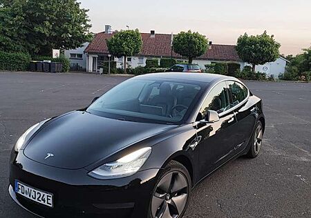 Tesla Model 3 Langstreckenbatt. Allradantrieb Dual Motor