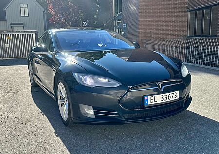 Tesla Model S 85