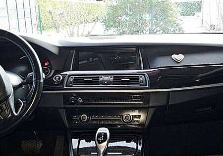 BMW 530 5er Touring Diesel 530d xDrive Touring Sport-Aut.