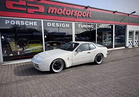 Porsche 944 S 2