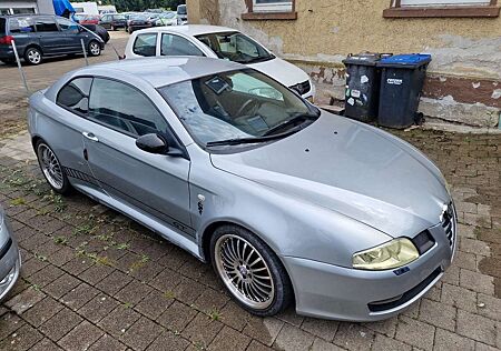 Alfa Romeo GT Schnäppchen 2.0-16V Distinctive, 18 Zoll Alus