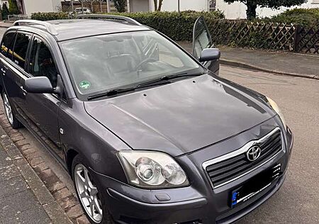 Toyota Avensis 2.2 D-CAT Combi