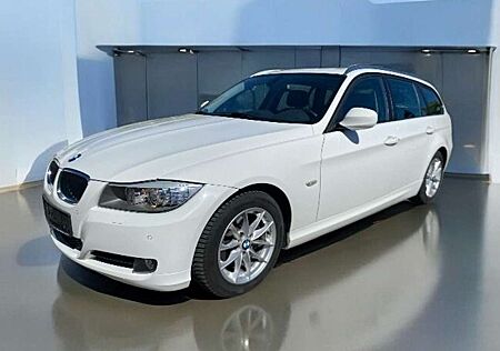 BMW 320i 320 Touring Aut.Exclusive*Pano*Keyless*NAV*SHZ