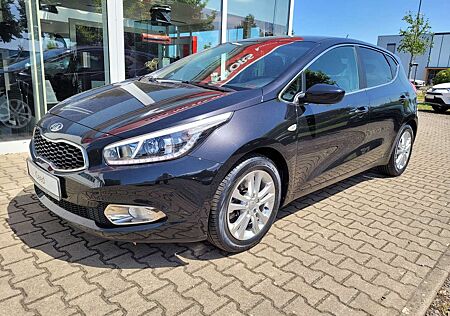 Kia Cee'd Ceed / 1.6 GDi FIFA World Cup Edition