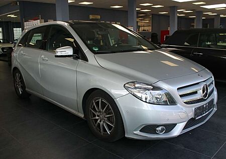 Mercedes-Benz B 200 7G-DCT - Panorama - Navi - PDC -