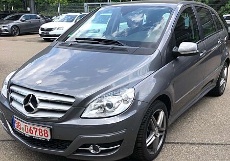 Mercedes-Benz B 180 CDI DPF Autotronic -AHK-NAVI-