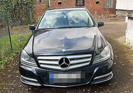 Mercedes-Benz C 220 CDI DPF BlueEFFICIENCY Avantgarde