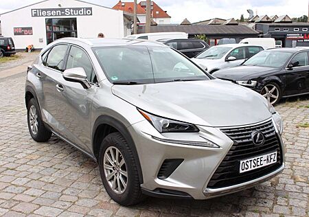 Lexus NX 300 H Lückenloser Toyota Service bis 12/2024