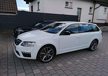 Skoda Octavia Combi 2.0 TDI (Green tec) DSG RS