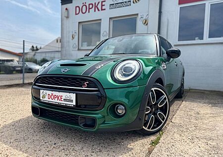 Mini Cooper S 60 Years Trim LED Scheckheft 1. Hand