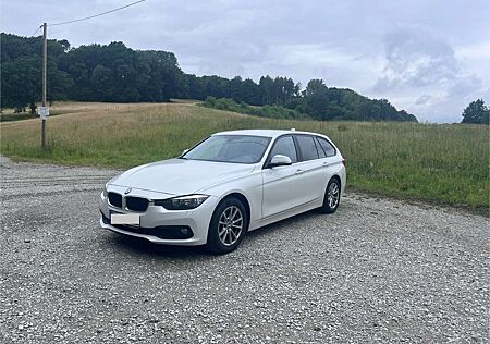 BMW 320 Diesel, AHK, Sport M3 Lenkrad, Standlüftung,