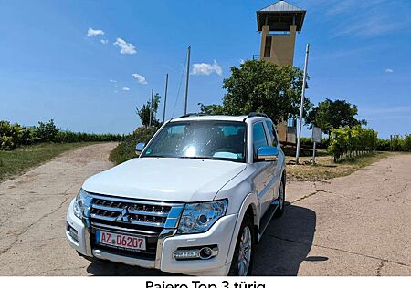 Mitsubishi Pajero 3,2 DI-D 4WD Top Automatik nur 51.000 km