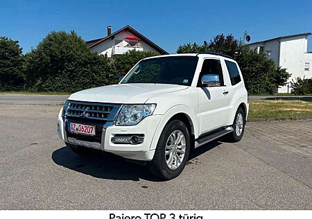 Mitsubishi Pajero 3,2 DI-D 4WD Top Automatik nur 51.000 km