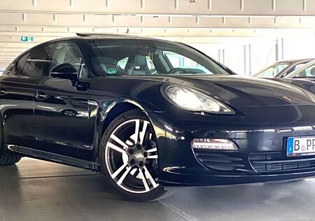 Porsche Panamera 4