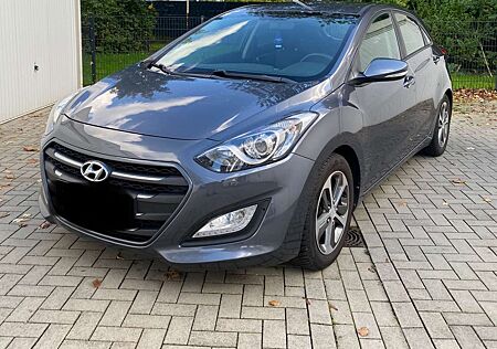 Hyundai i30 blue 1.4 Classic Navigation