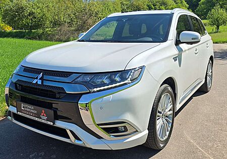 Mitsubishi Outlander PHEV 2.4 TOP-Vollausstattung