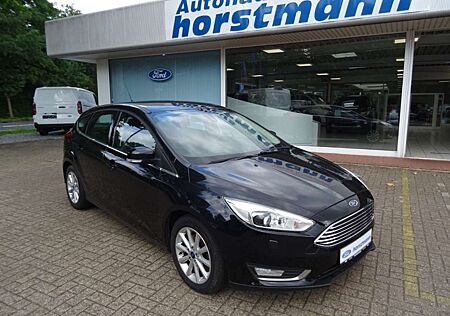 Ford Focus TITANIUM, XENON, BEH. SITZE, METALLIC, AUTM. KLIMA