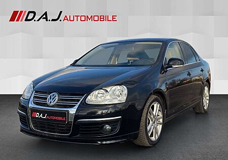 VW Jetta Volkswagen 2.0 FSI Aut. Sportline / Leder NAV SHZ PDC