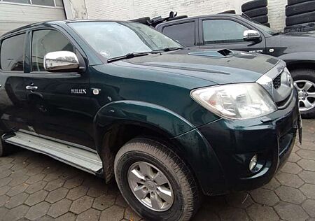 Toyota Hilux 4 Doors Manuel Gear