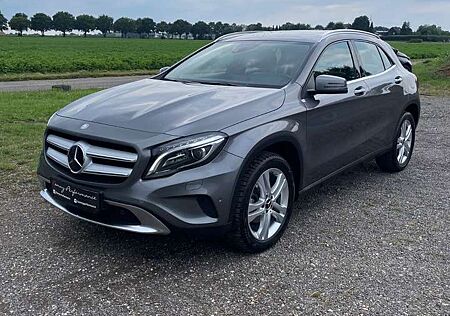Mercedes-Benz GLA 220 CDI 4M*7G Automatik*DISTRONIC*COMAND*
