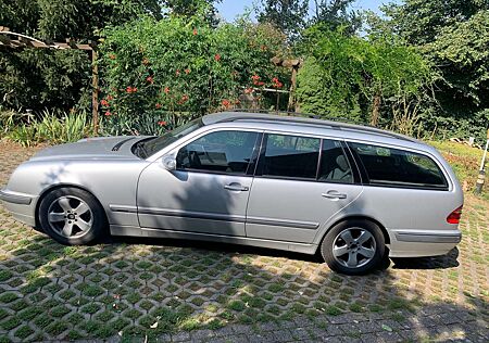 Mercedes-Benz E 220 T CDI Automatik Elegance