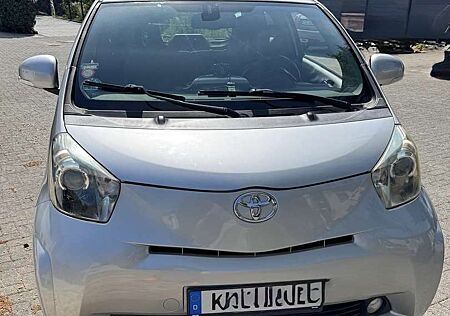 Toyota iQ + 1.33 Multidrive S +