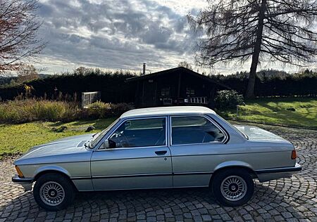 BMW 320 /6 E21 fährt einwandfrei, Schaltgetriebe