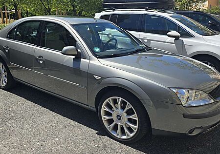 Ford Mondeo Ghia S , Tüv 05/2027, Scheckheft gepflegt,