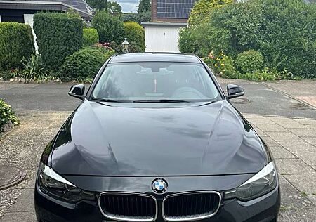 BMW 316d 316 Baureihe 3 Lim. Advantage mit Warnleuchte