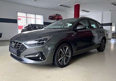 Hyundai i30 FL KOMBI Aut. TEMPOMAT NAVI LED KAM SHZ PDC