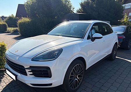 Porsche Cayenne Basis Pano Approved