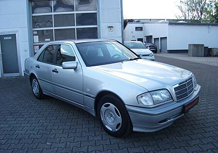 Mercedes-Benz C 180 Classic Inkl. 2-Jahre Garantie