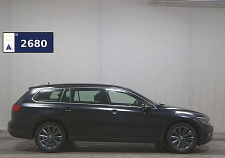 VW Passat Volkswagen Var. 2.0 TDI 4M Business Pano AID Matrix
