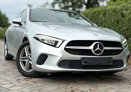 Mercedes-Benz A 200 A -Klasse d*LED*1ERH*NAVI*AHK*