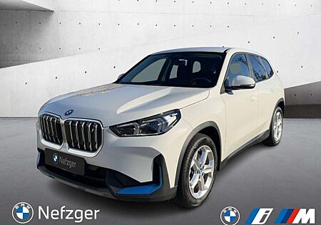 BMW iX1 xDrive30 LED DAB Parkassistent Komfortzugang
