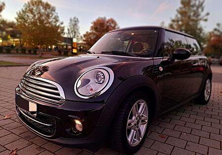 Mini Cooper D Panorama, Diesel, Sitzheizung & 8 Fach Bereift