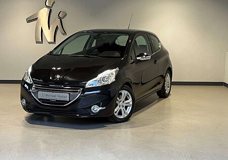 Peugeot 208 Allure 120 3-Türig mit Allwetterreifen