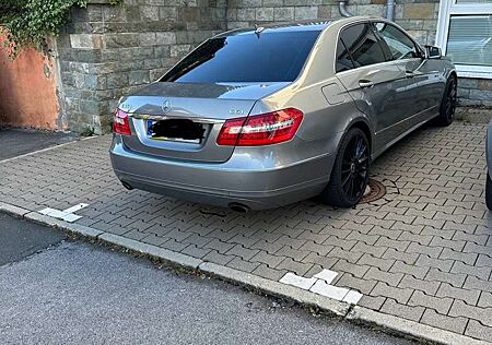 Mercedes-Benz E 350 CGI BlueEfficiency (212.057)