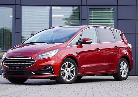 Ford S-Max Titanium AWD *MIT 2 JAHREN GARANTIE*