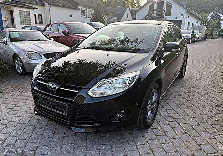 Ford Focus Lim. Champions Edition Navi PDC ALU