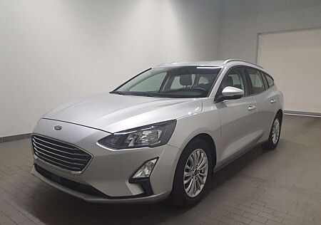 Ford Focus Turnier Titanium NAV LED APPLINK TEMP PDC AC LHZ