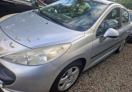 Peugeot 207 95 VTi Filou